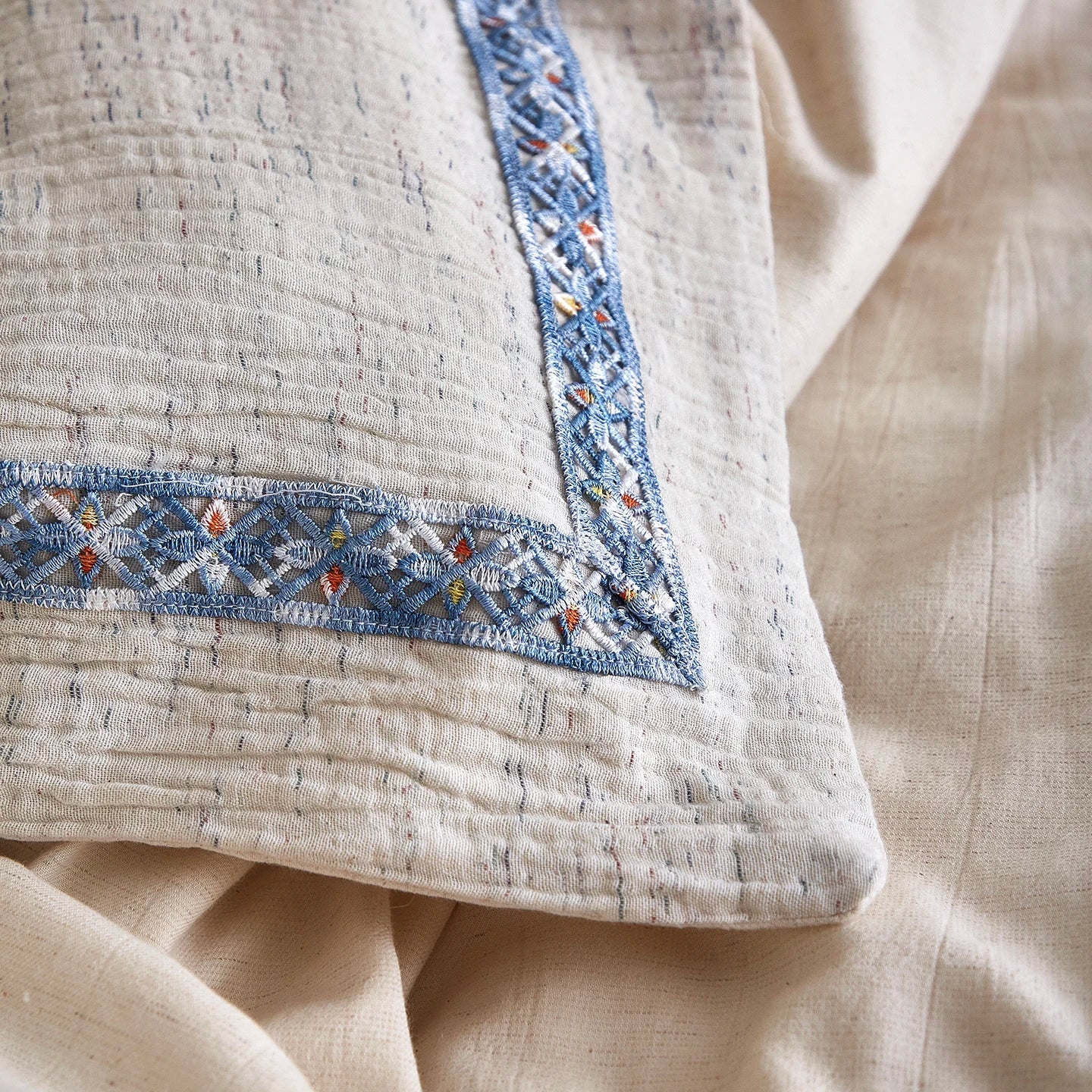 20% Linen and 80% Cotton Jacquard Embroidery Luxury Bedding Set
