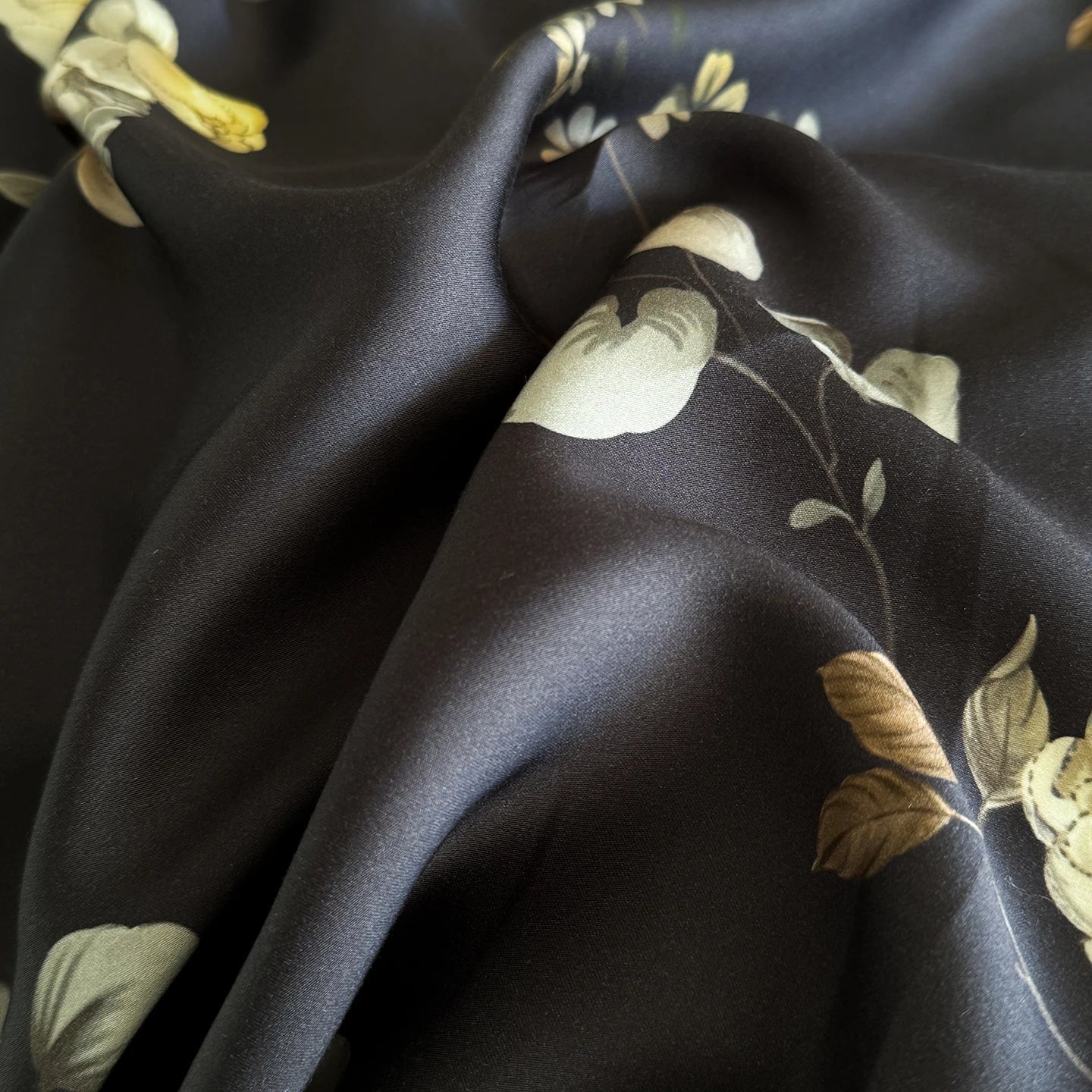 Blooming Flowers Pattern Bedding Set