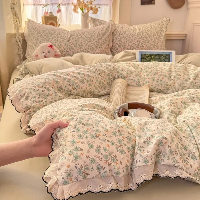 Korean Lace 4pcs Duvet Cover Set with Sheet and Pillowcases Floral Bedding Set