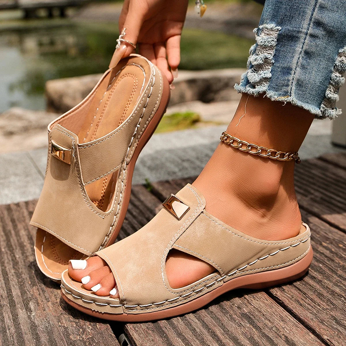 Women Slip on Slippers Beach Slippers Solid Color Round Head Wedges Casual Designer Shoes