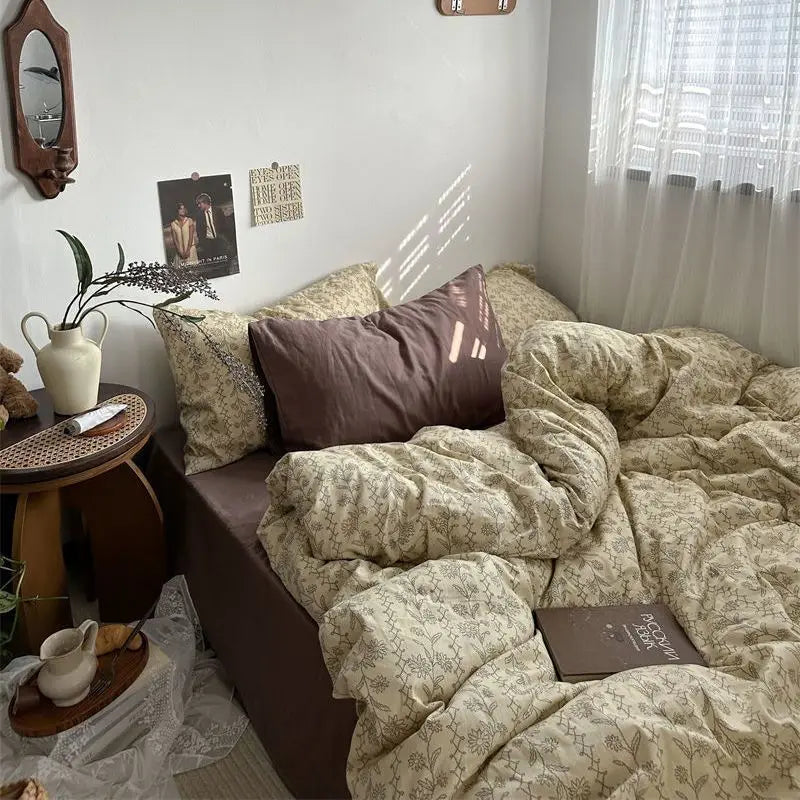 Vintage Floral Bedding Set