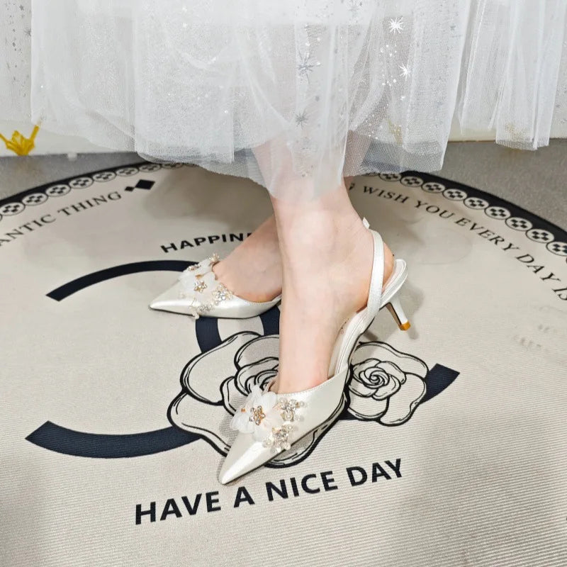 Style White Low-Heeled Single Shoes