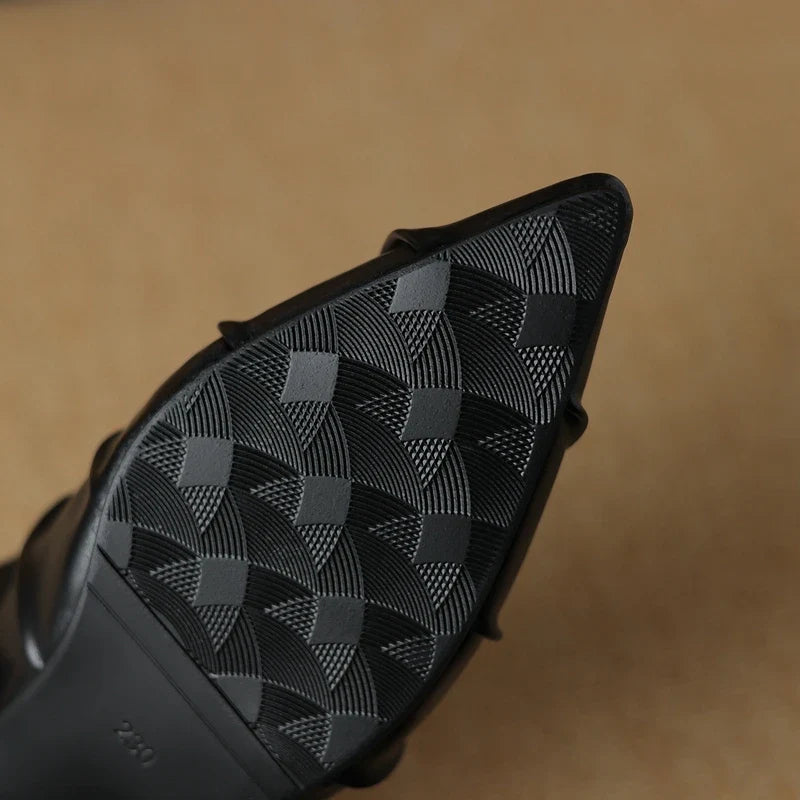 and pointed pleated toe cap comfortable mid Heel