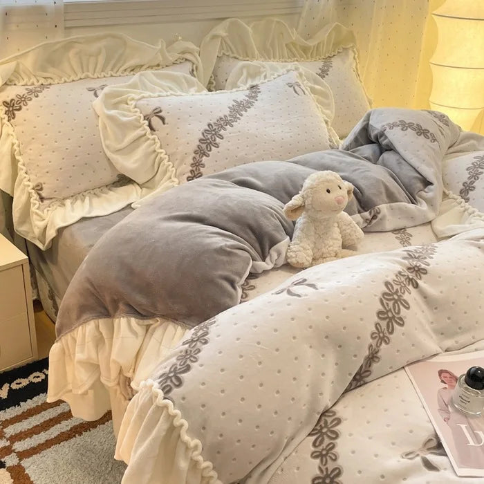Princess Style Winter Velvet Duvet Cover Set with Bedsheet Pillowcase Soft Bedding Set