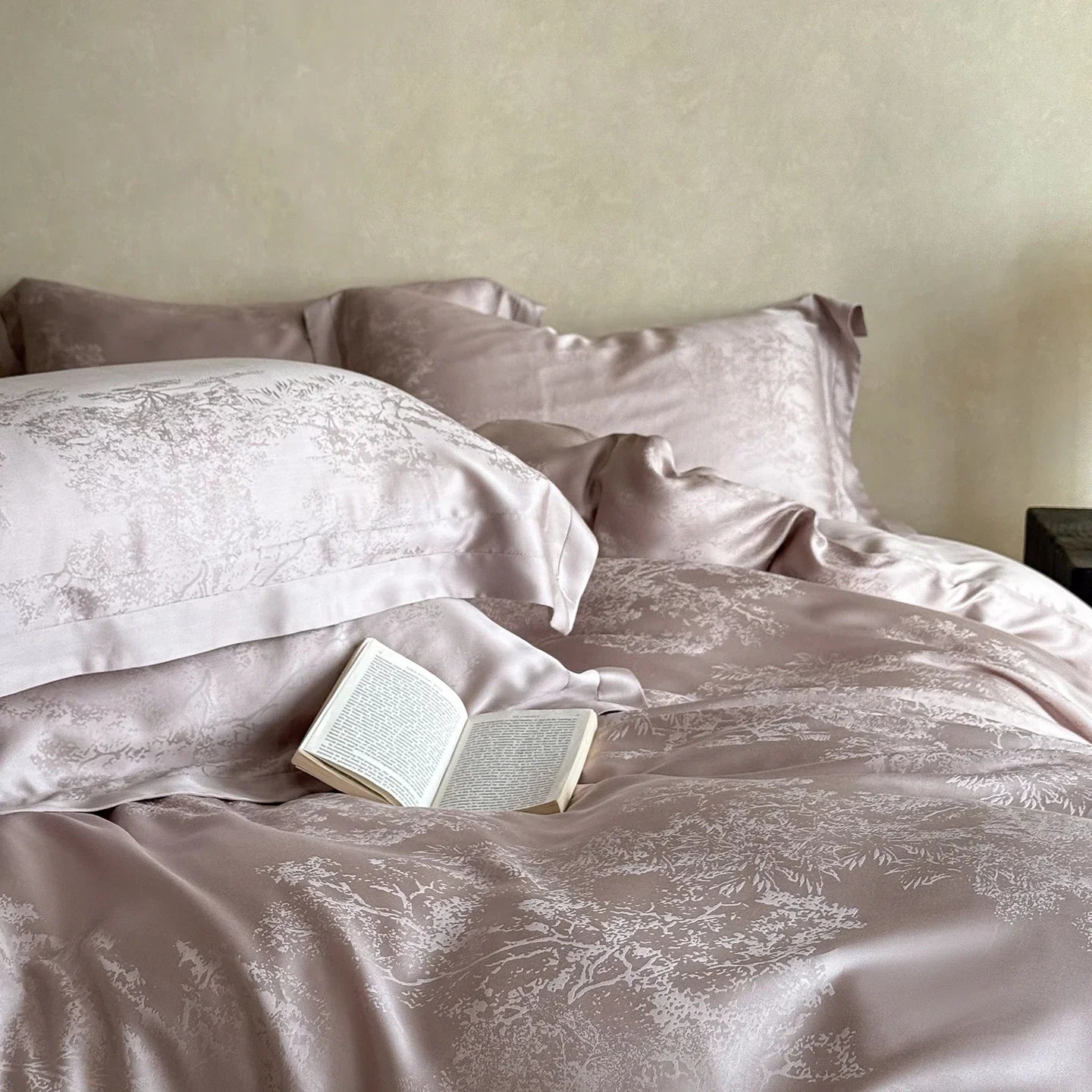 Soft Breathable Lyocell Jacquard Luxury Bedding Set