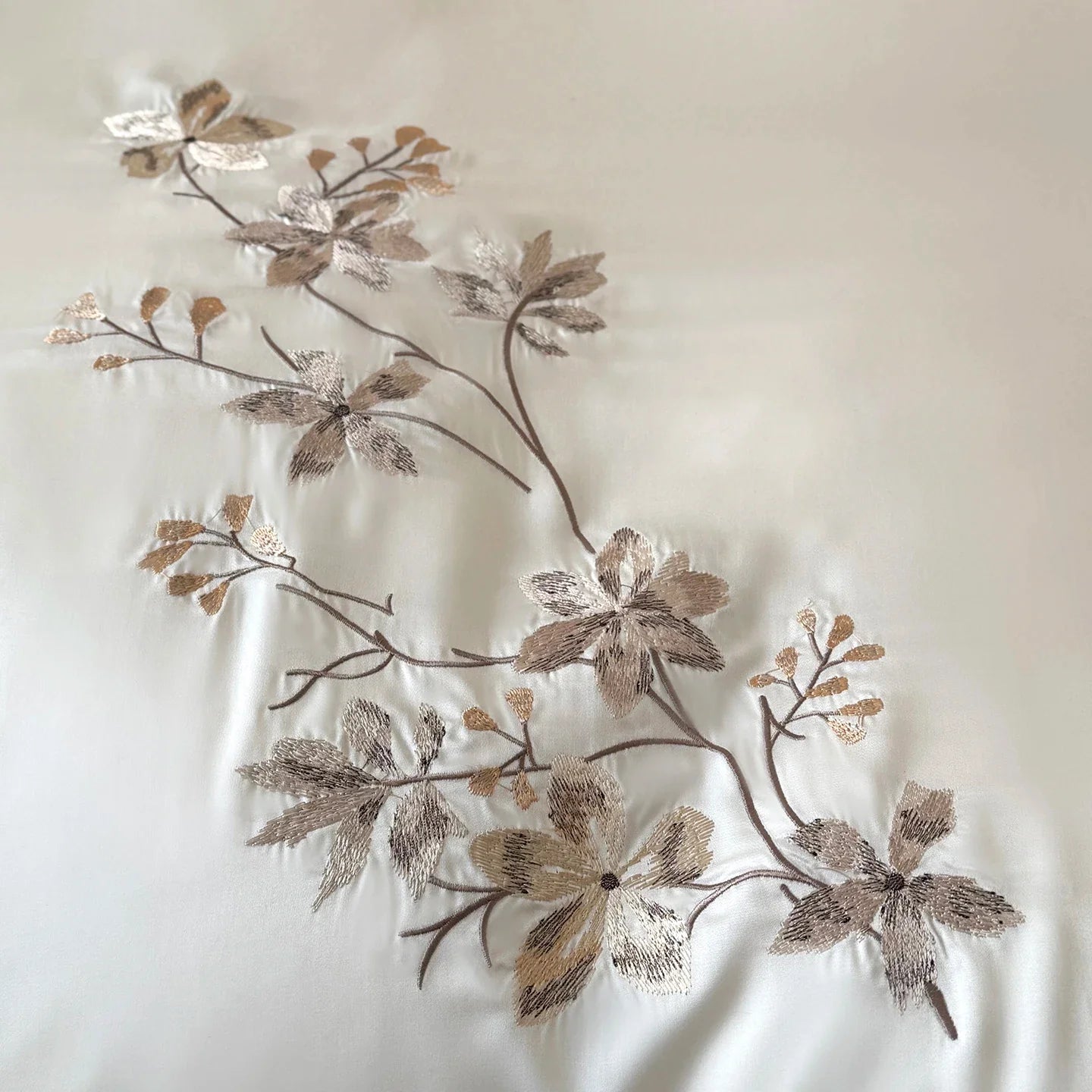 Luxury 600TC Lyocell Eucalyptus Fiber Flowers Embroidery Bedding Set