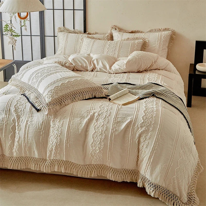Large Tassel Style Bedding Set