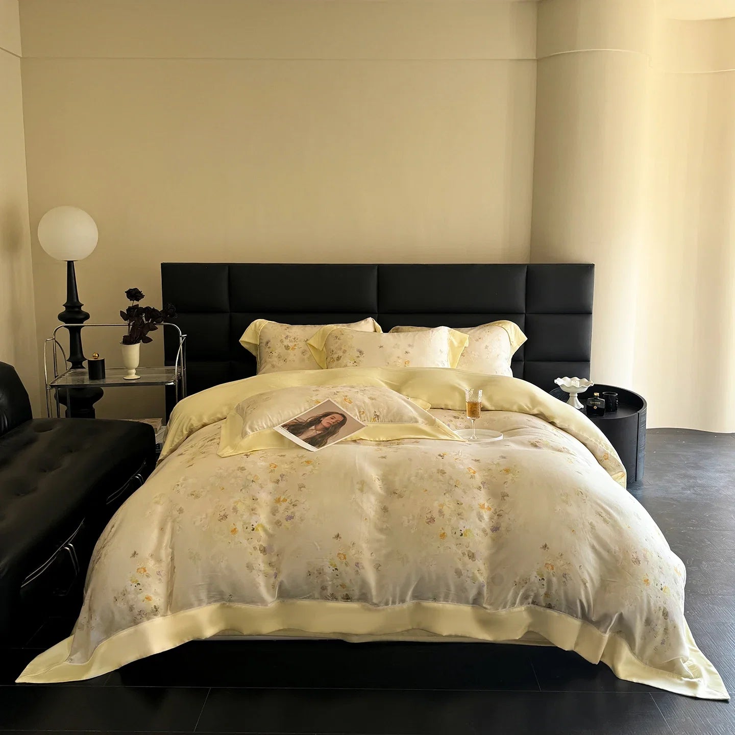 Blooming Flowers Pattern Bedding Set
