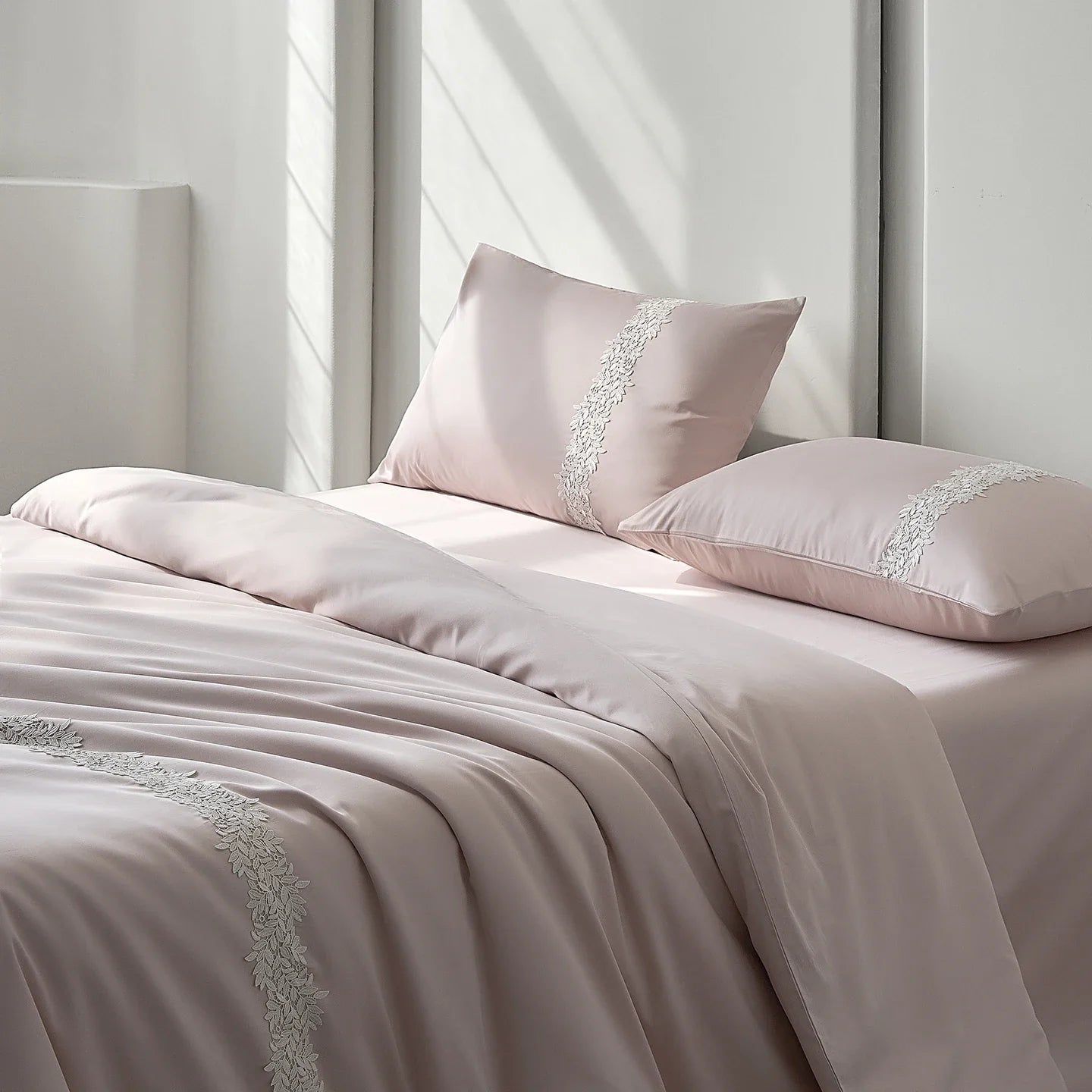 Elegant French Lace Solid Color Luxury Bedding Set