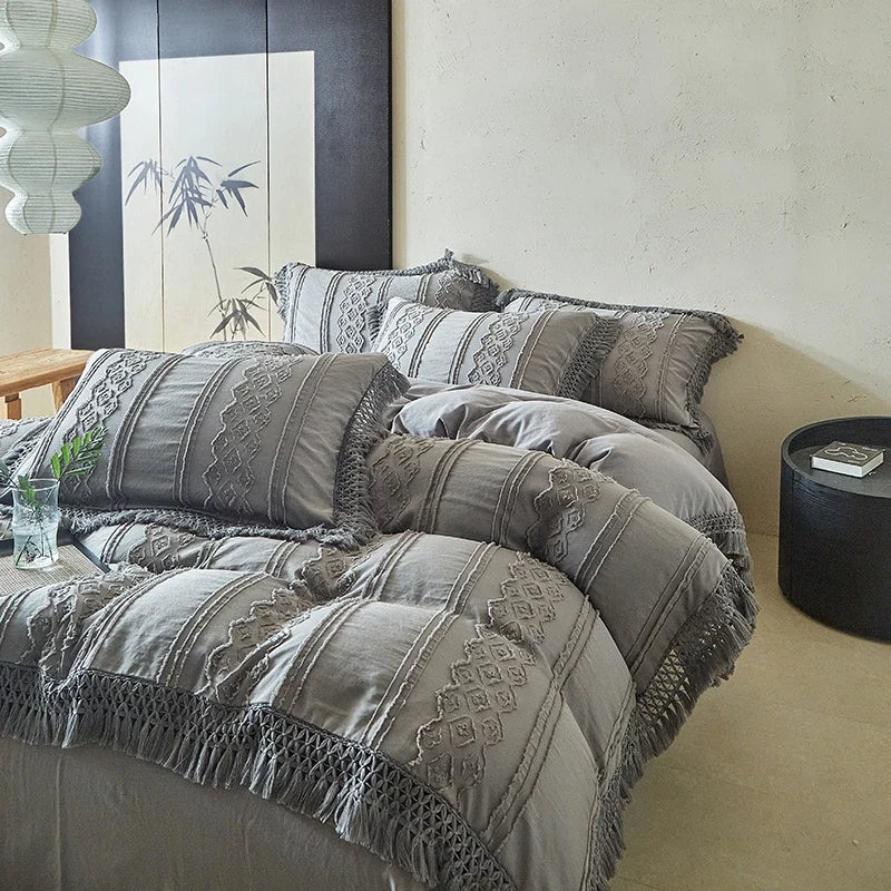 Large Tassel Style Bedding Set