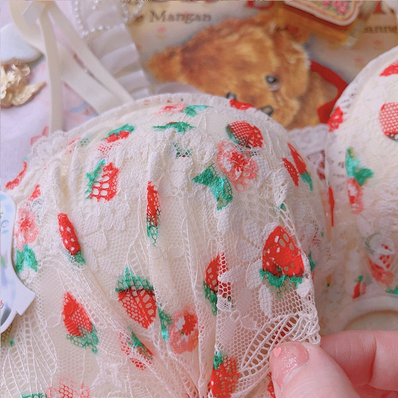 Vintage-Strawberry Cottagecore 2-Piece Lingerie Set