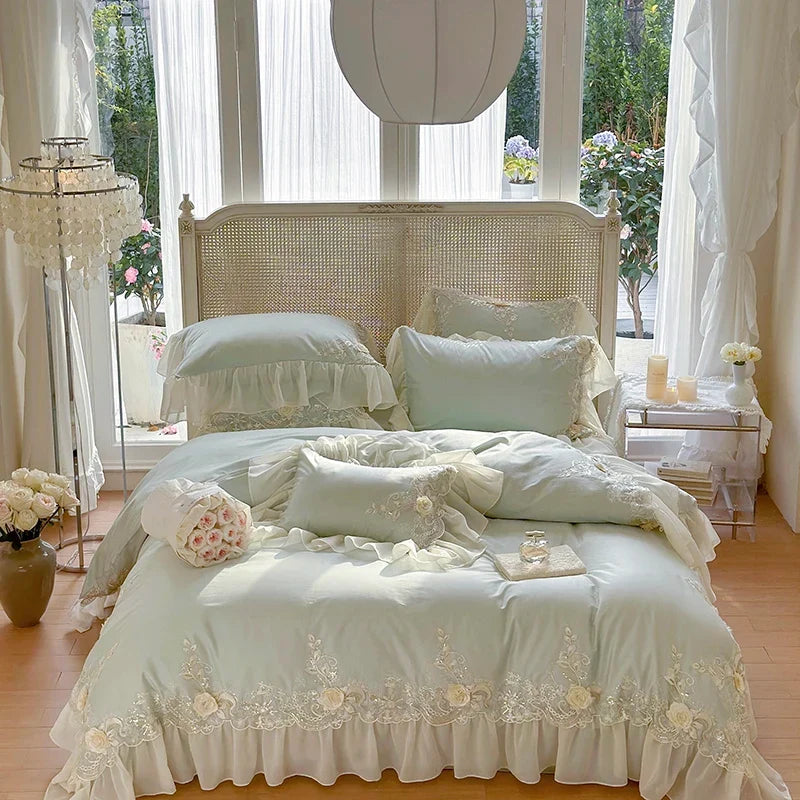 Three-dimensional Rose Sequins Lace Wedding Bedding Set