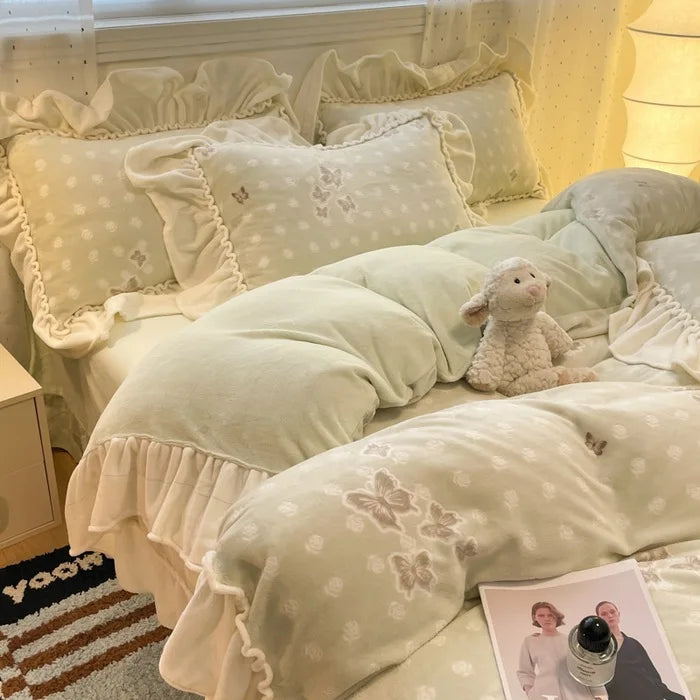 Princess Style Winter Velvet Duvet Cover Set with Bedsheet Pillowcase Soft Bedding Set