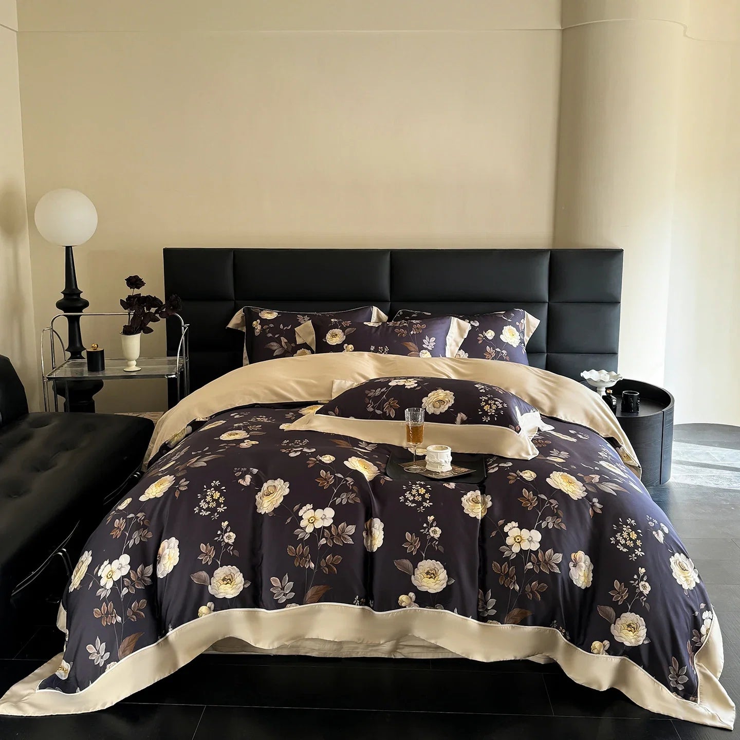 Blooming Flowers Pattern Bedding Set