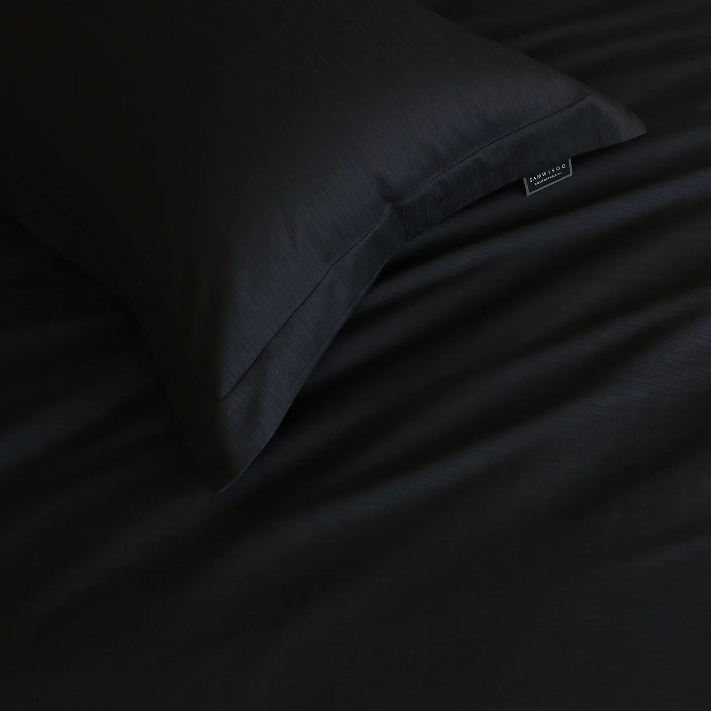 Simple Solid Color Luxury Black Bedding Set
