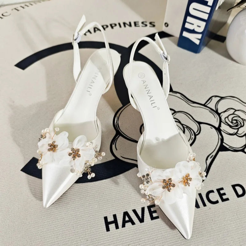 Style White Low-Heeled Single Shoes