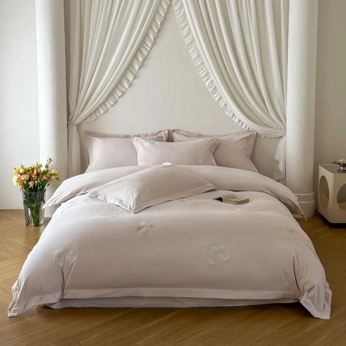 Luxury Embroidered 4 Piece Bedding Set