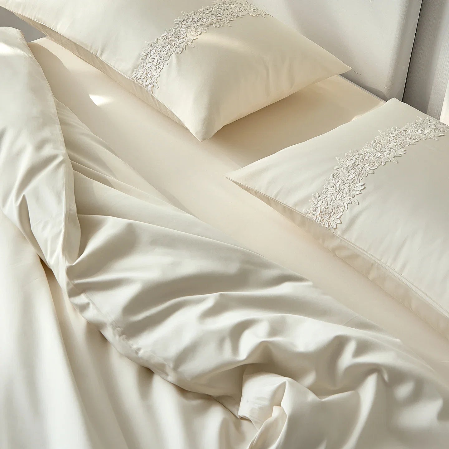 Elegant French Lace Solid Color Luxury Bedding Set