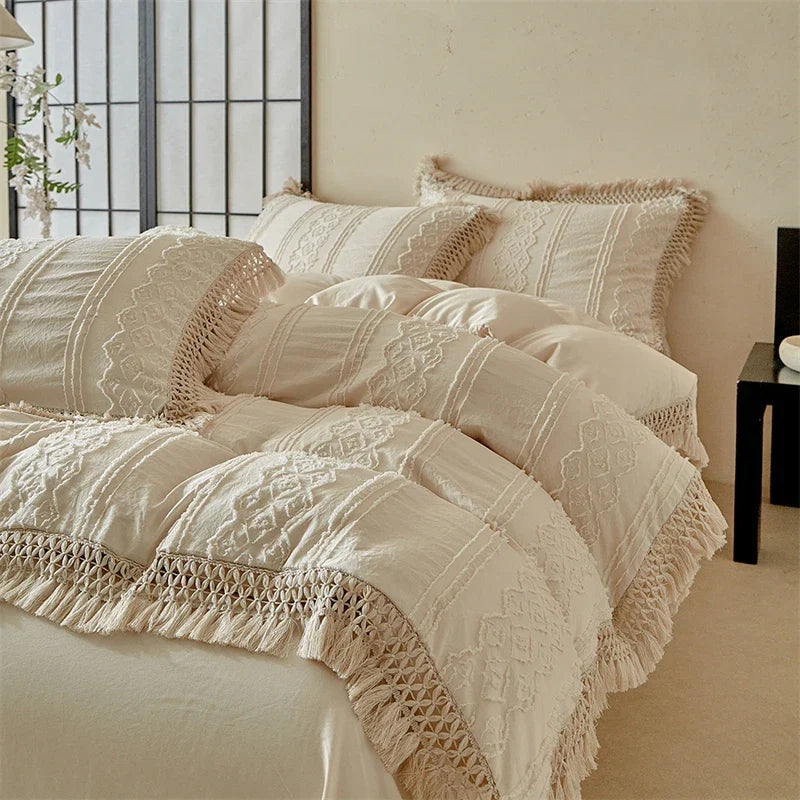 Large Tassel Style Bedding Set