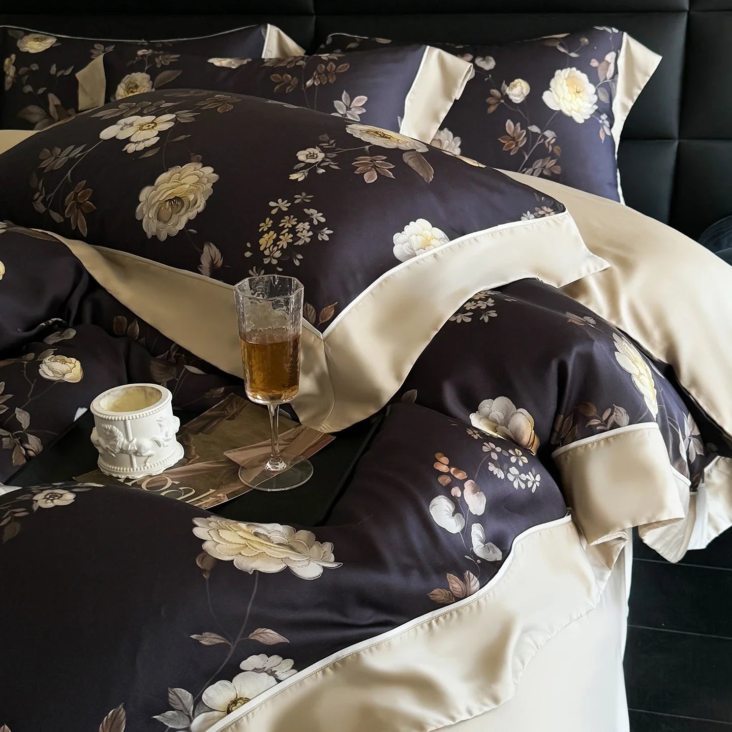 Blooming Flowers Pattern Bedding Set
