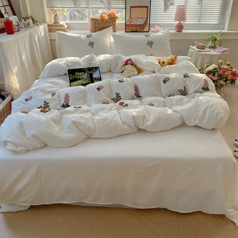 3/4Pcs Princess Style Cartoon Towel Embroidery Bedding Set