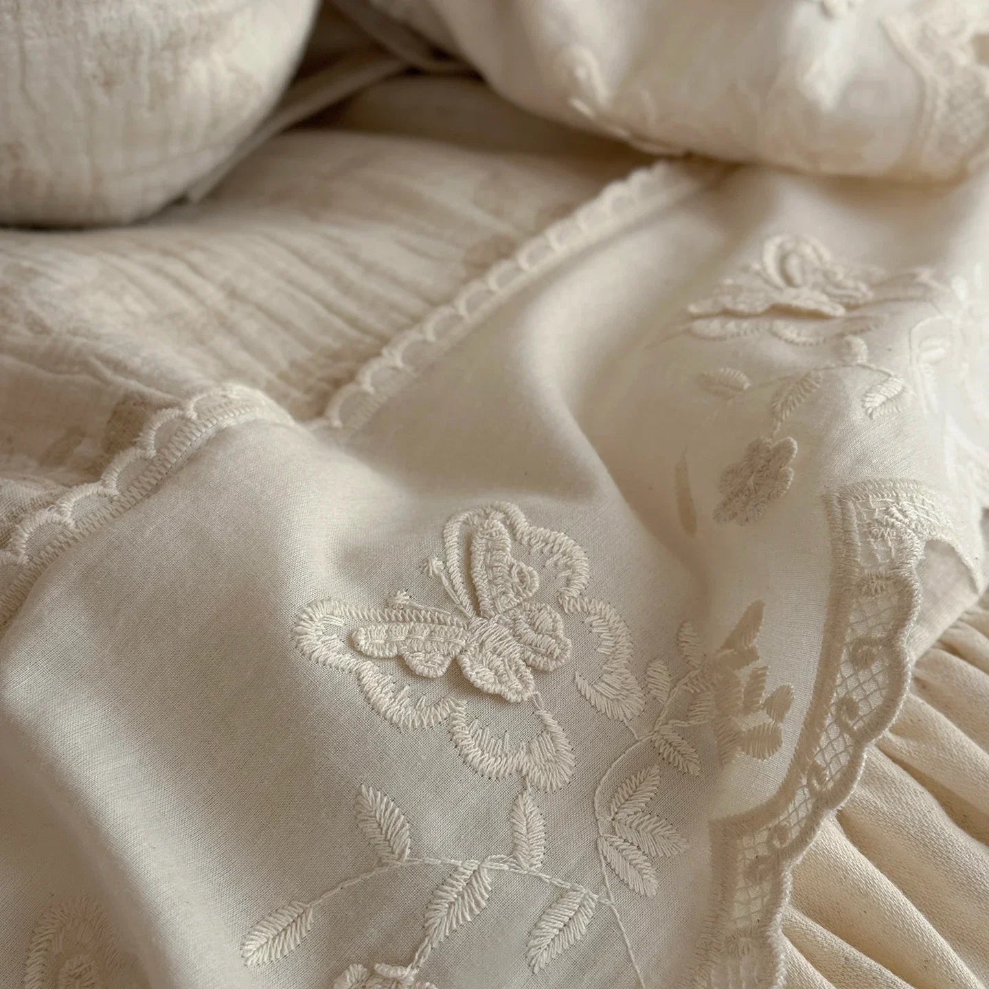Vintage French Butterfly Lace Ruffles Cotton Linen Blend Jacquard Bedding Set