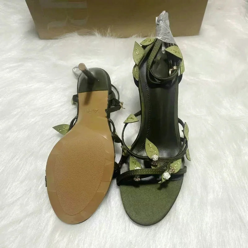 Leaf Design Round Head High Heel