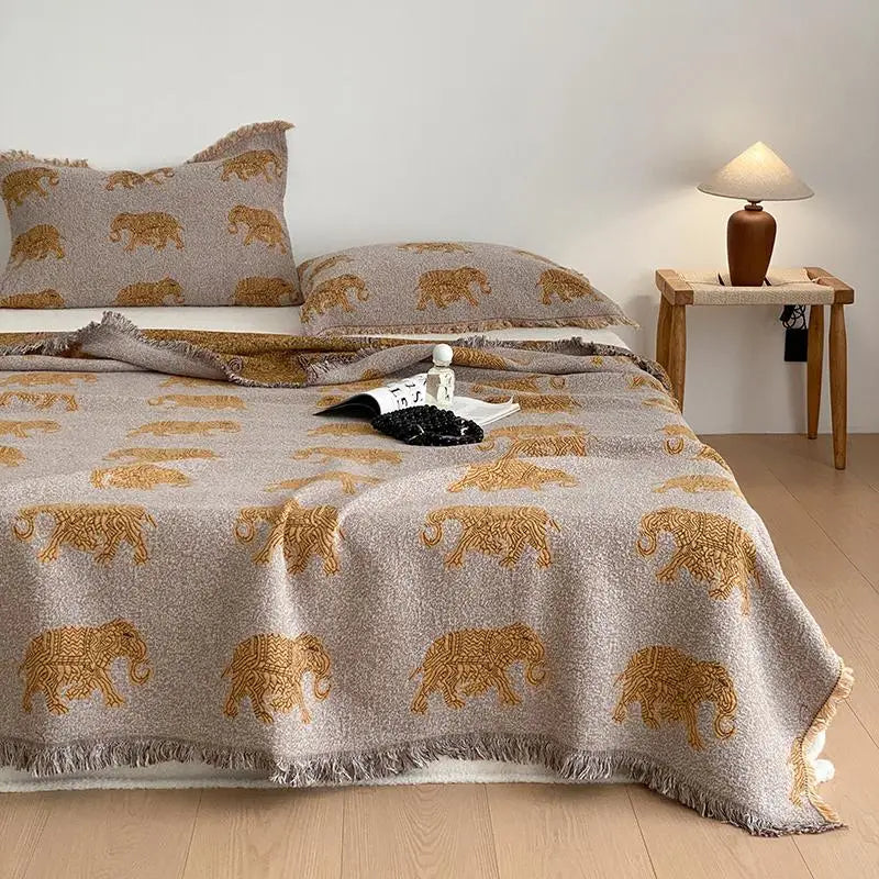 Ultra-Soft Travel Shawl Beach Cover-Up Lightweight Throw Blanket 4-Layer Cotton Gauze A Grade Blanket with Tassels Pillowcases