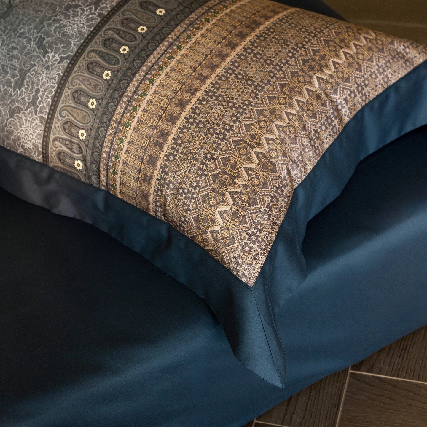 Vintage Bohemian Geometric Luxury Bedding Set