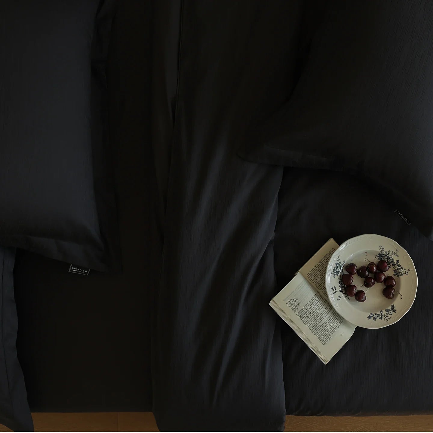 Simple Solid Color Luxury Black Bedding Set