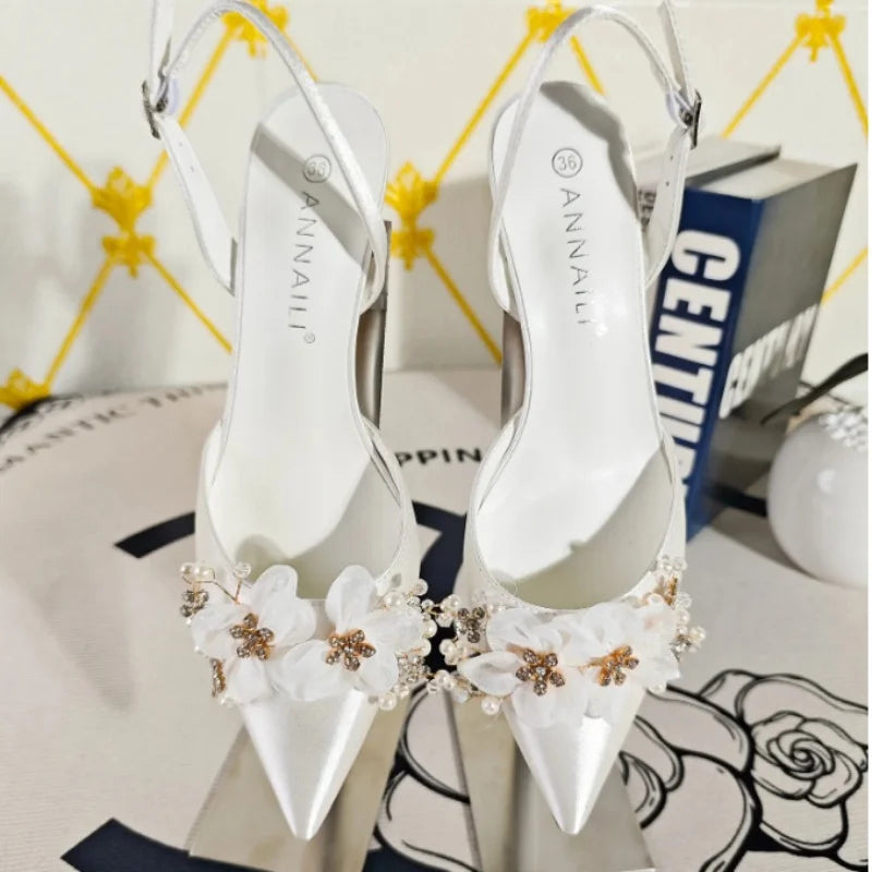 Style White Low-Heeled Single Shoes