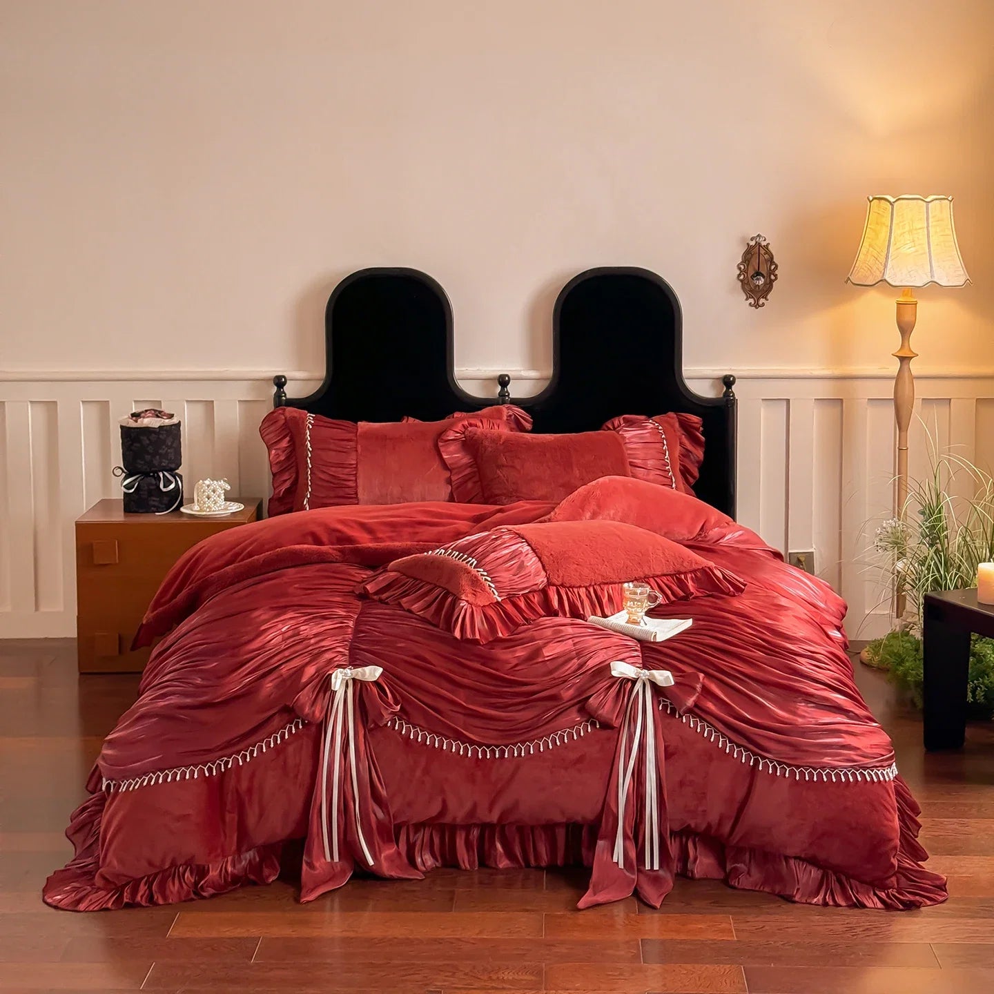 Vintage French Palace Style Pleated Lace Ruffles Bow Velvet Warm Bedding Set