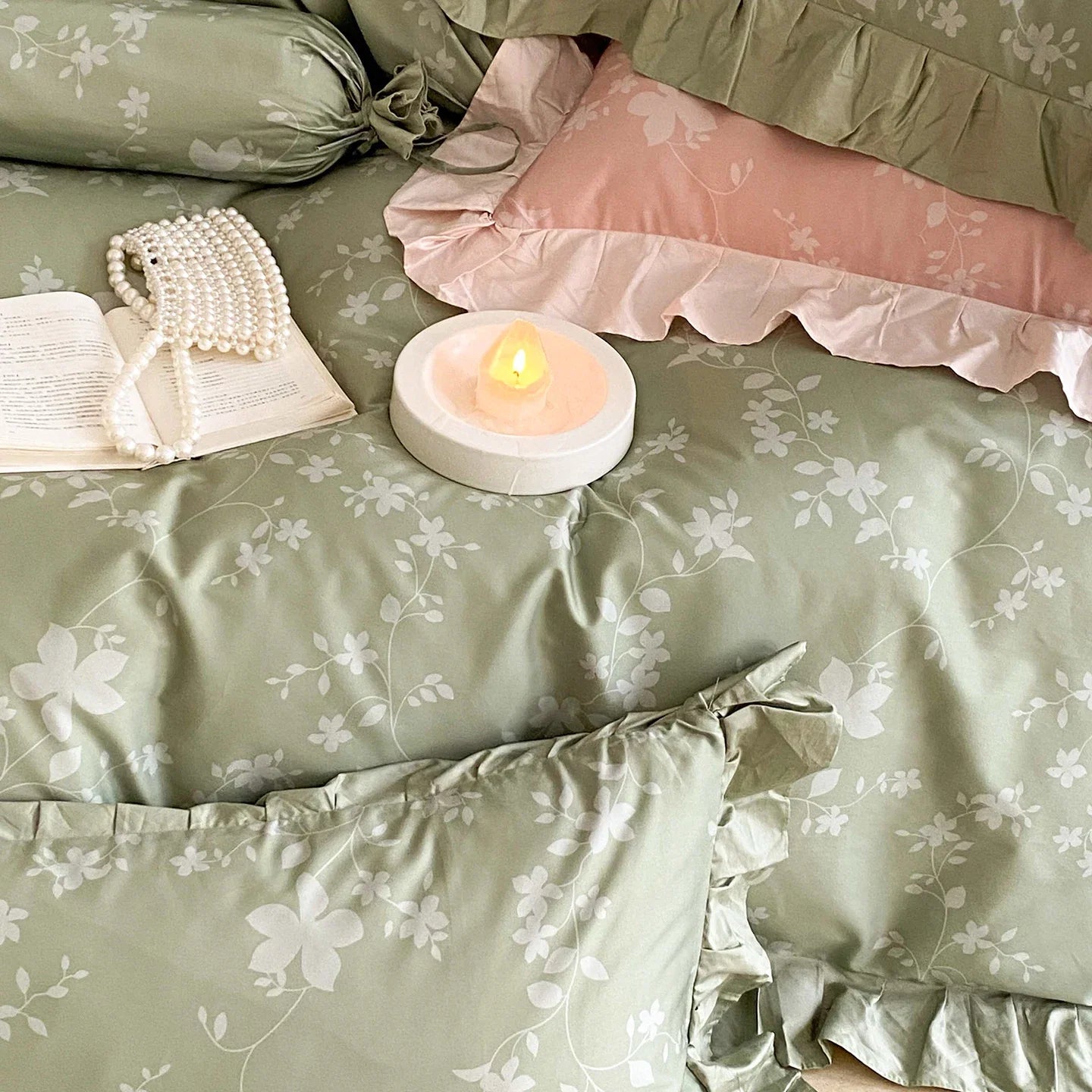 Floral Plant Patterns Ruffles Bedding Set