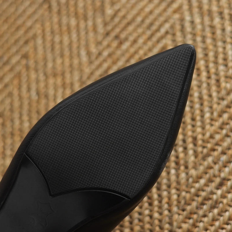 retro pleated cowhide pointed low Heel