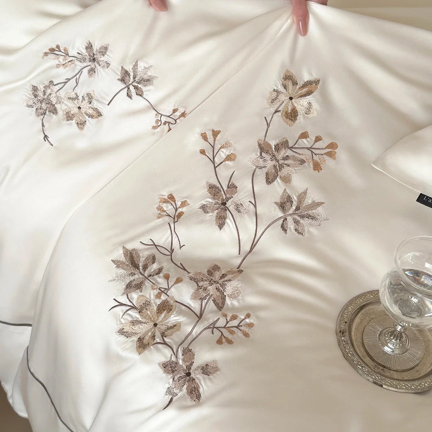 Luxury 600TC Lyocell Eucalyptus Fiber Flowers Embroidery Bedding Set