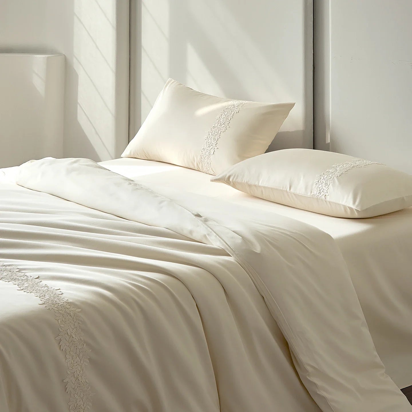 Elegant French Lace Solid Color Luxury Bedding Set