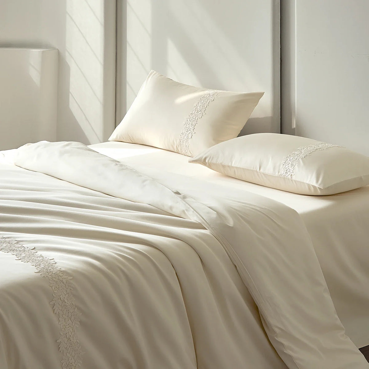 Elegant French Lace Solid Color Luxury Bedding Set
