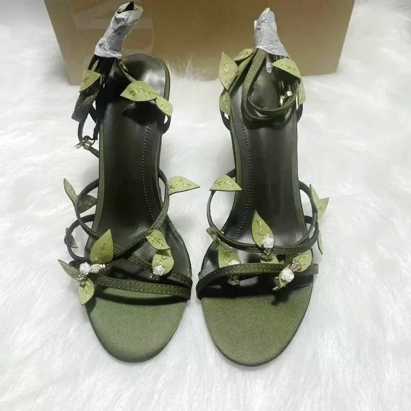 Leaf Design Round Head High Heel