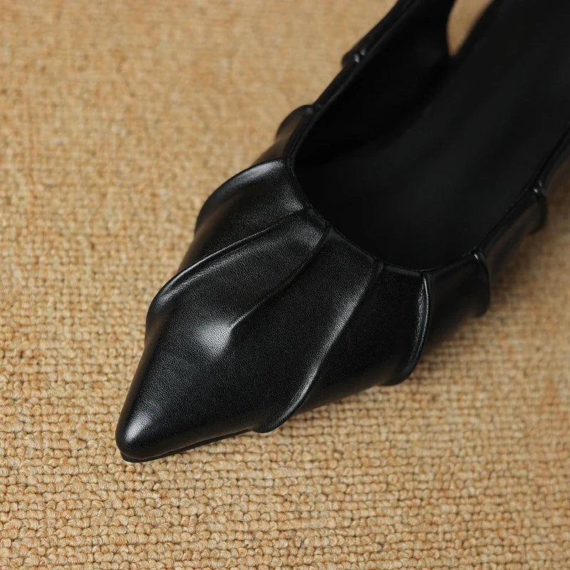 and pointed pleated toe cap comfortable mid Heel