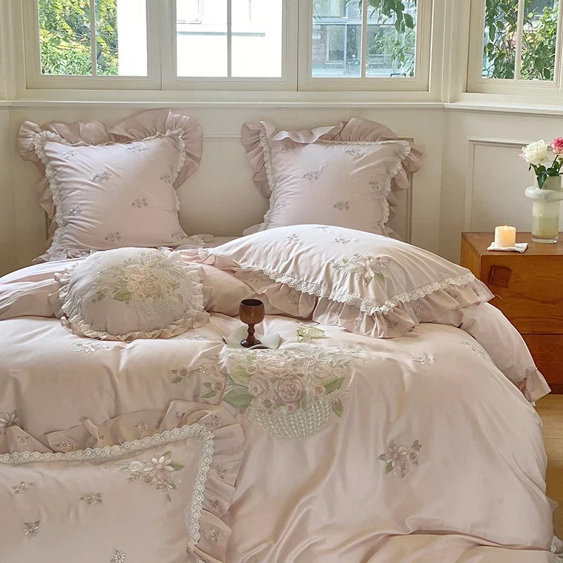 4/7Pcs Flowers Embroidery Lace Ruffles Wedding Bedding Set
