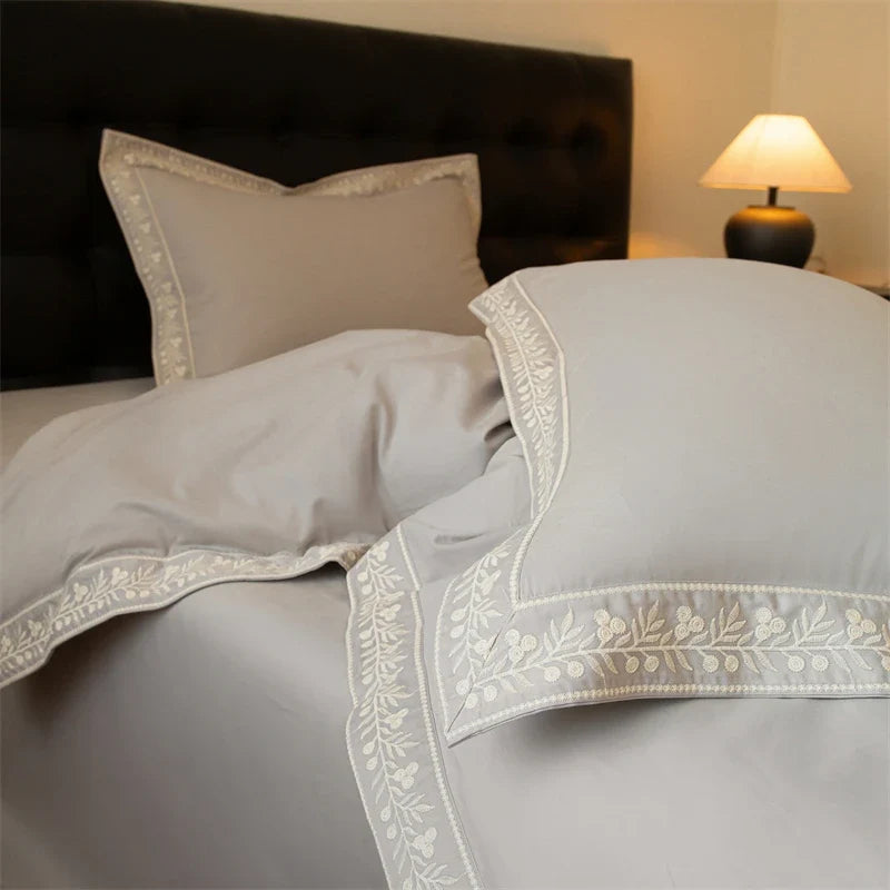 100% Cotton Brushed Luxury Embroidery Wide Edge Bedding Set