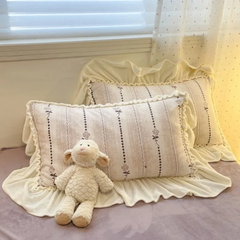 Princess Style Winter Velvet Duvet Cover Set with Bedsheet Pillowcase Soft Bedding Set