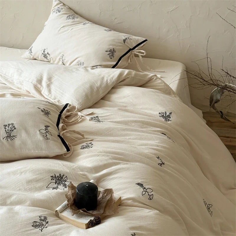 100% Cotton Wrinkled Yarn Flower Embroidery Bedding Set