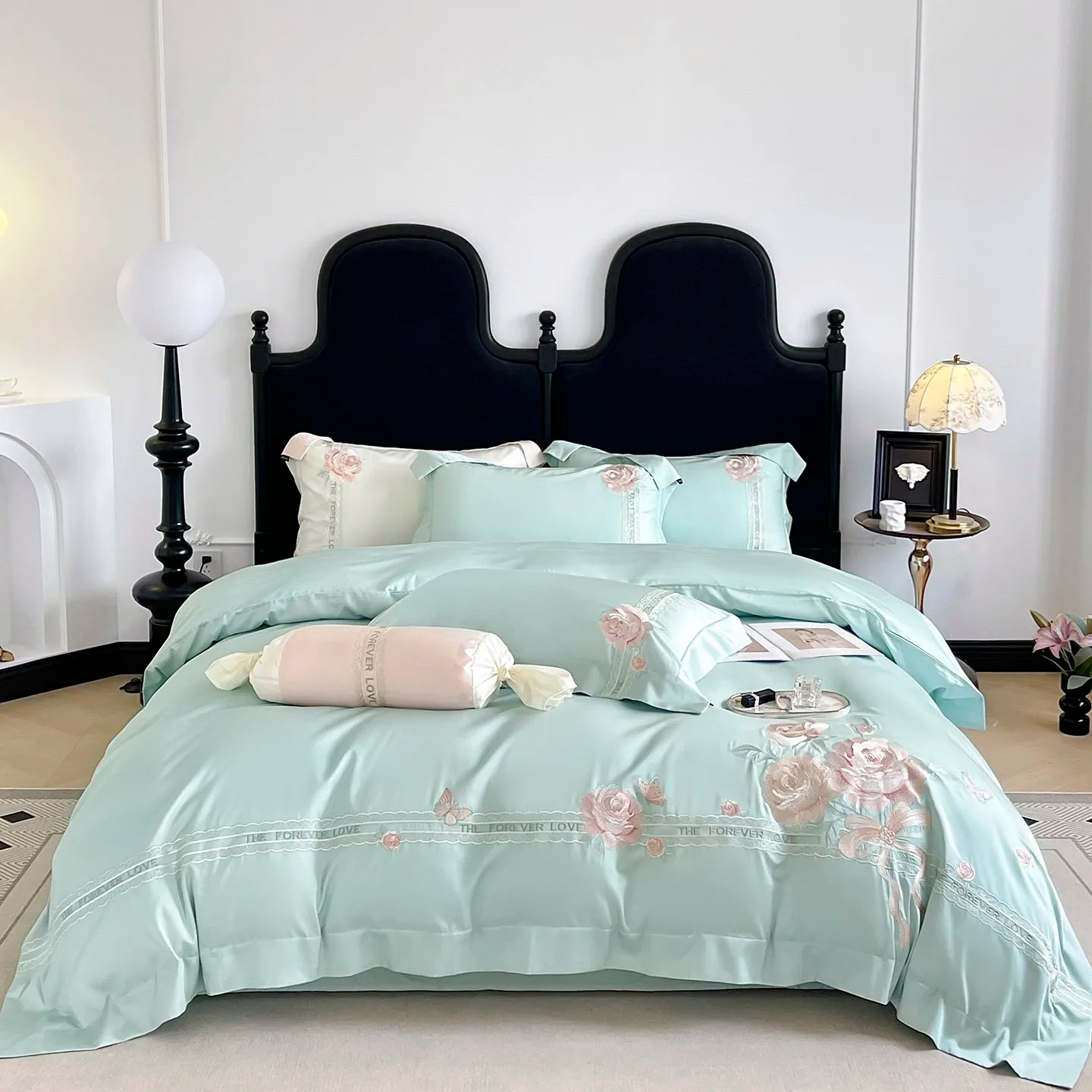 500TC Long-staple Cotton Chic Flowers Butterfly Heavy Embroidery Bedding Set