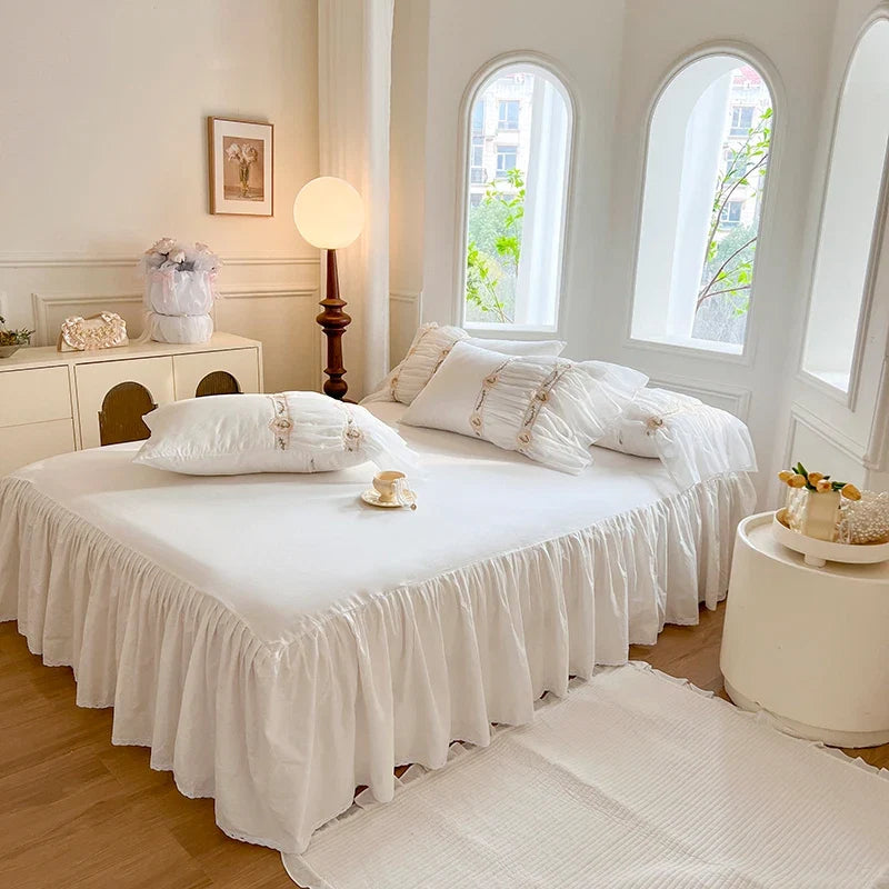 4/6Pcs Vintage French Pleated Pastoral Style Lace Ruffles Embroidery Bedding Set