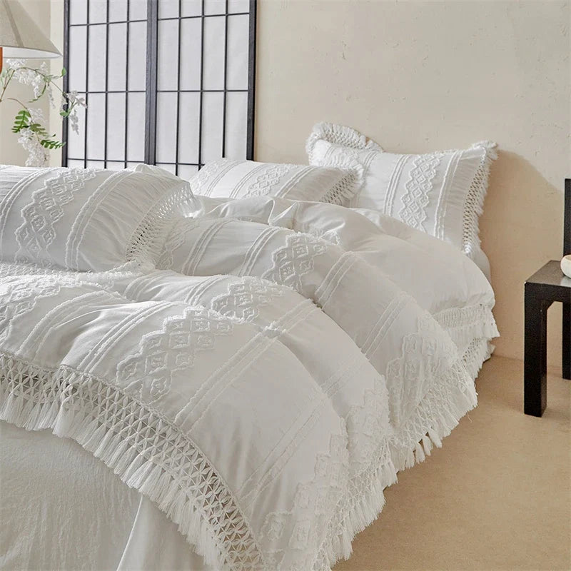 Large Tassel Style Bedding Set