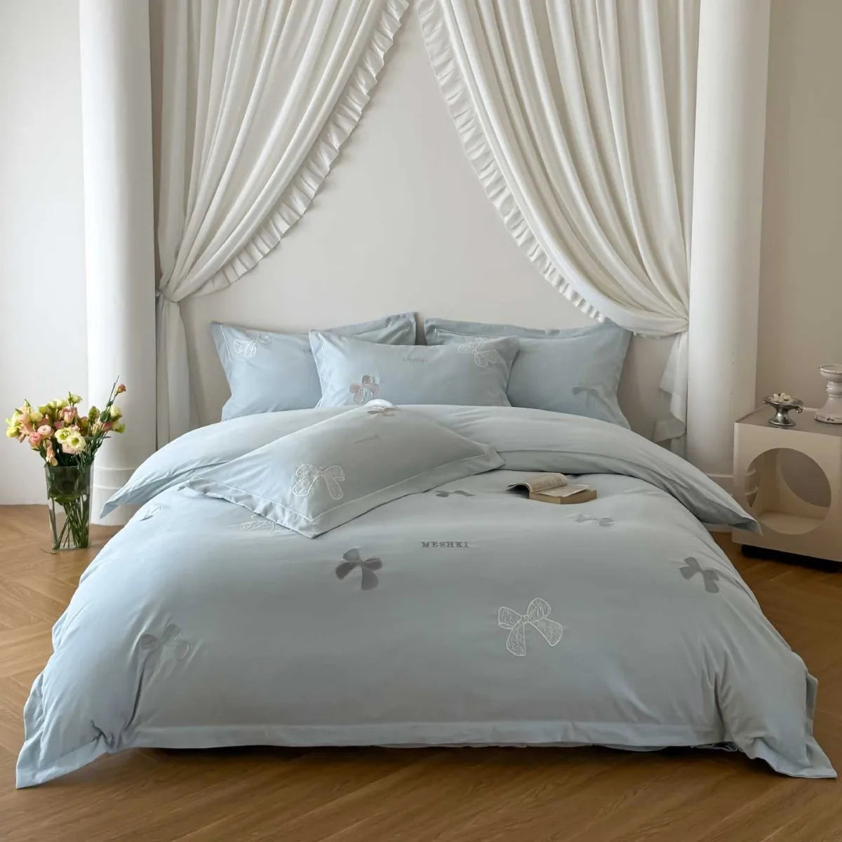 Luxury Embroidered 4 Piece Bedding Set