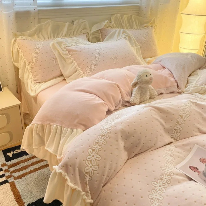Princess Style Winter Velvet Duvet Cover Set with Bedsheet Pillowcase Soft Bedding Set