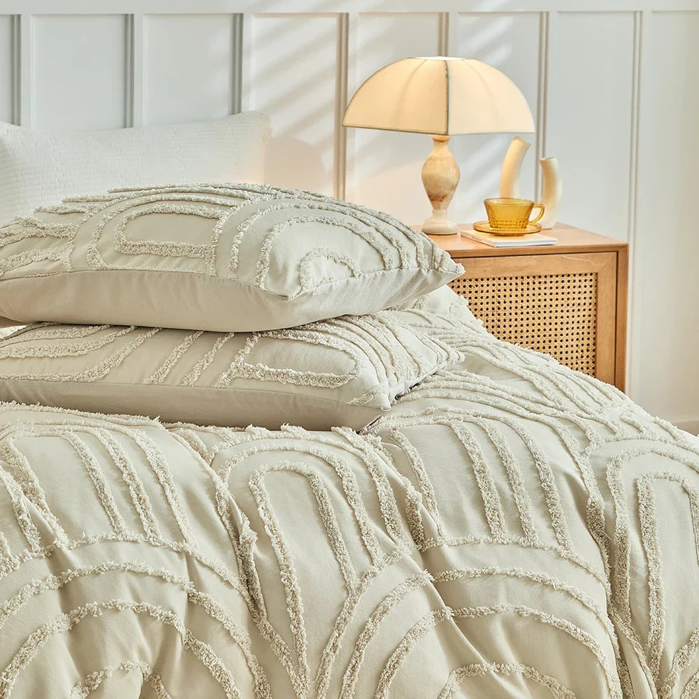 Embossed Floral Duvet Cover Set 2/3pcs Tufted Arched Striped Soft Bed Set All Season Skin-Friendly Quilt Cover and Pillowcases