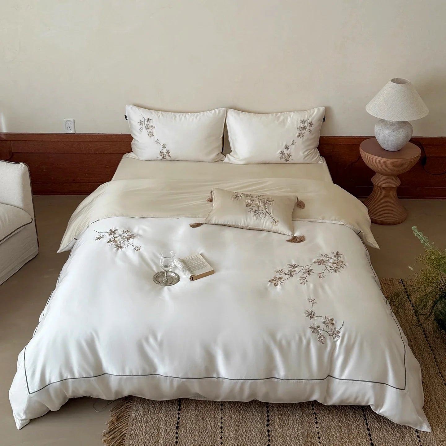 Luxury 600TC Lyocell Eucalyptus Fiber Flowers Embroidery Bedding Set